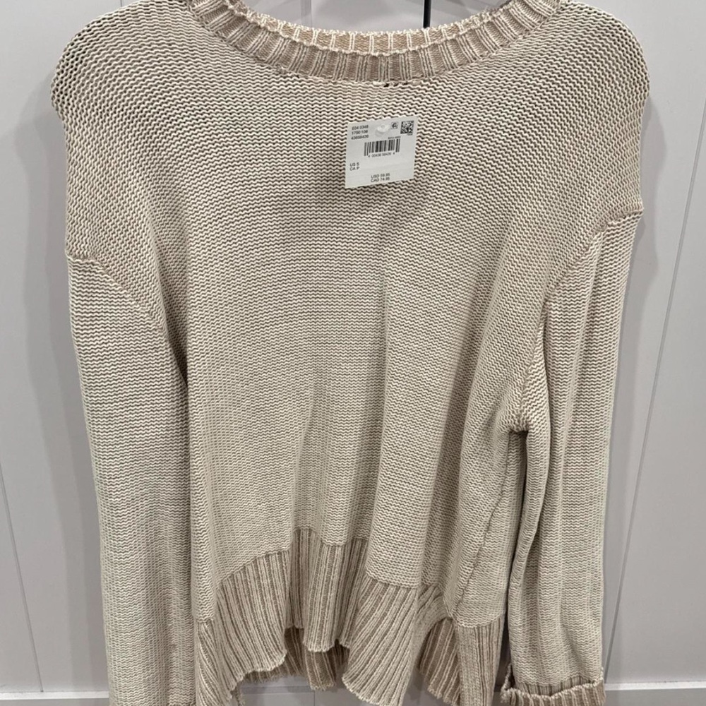 Women's American eagle Cream Sweater